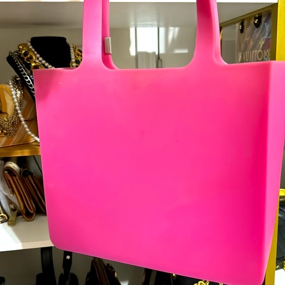 Authentic CHANEL Jelly Logo Tote - Picture 16 of 17